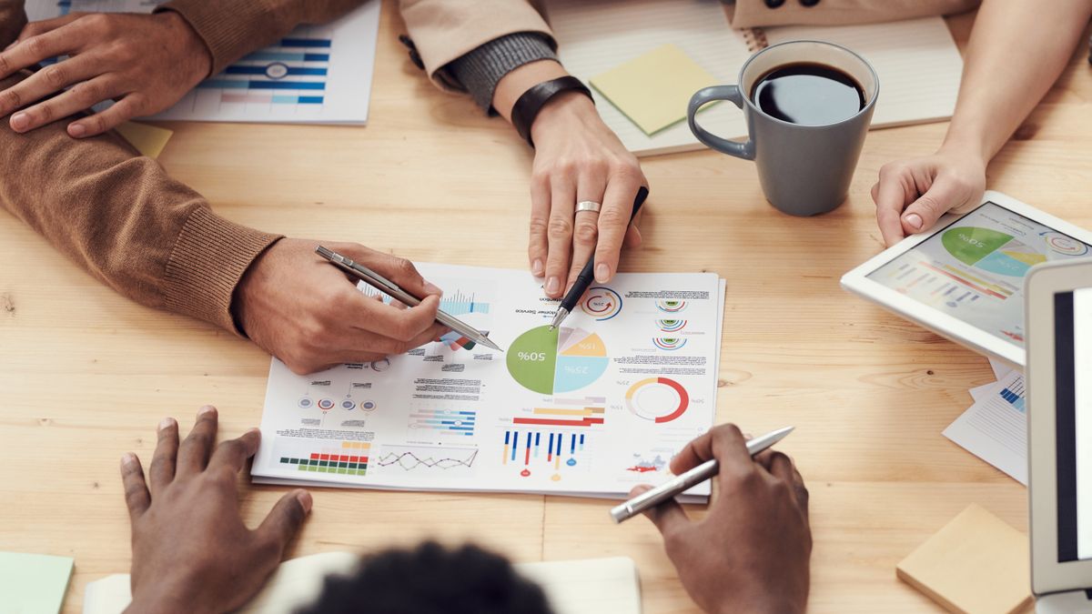 Digital Freight Forwarding vs Traditional Freight Forwarding: Key Differences